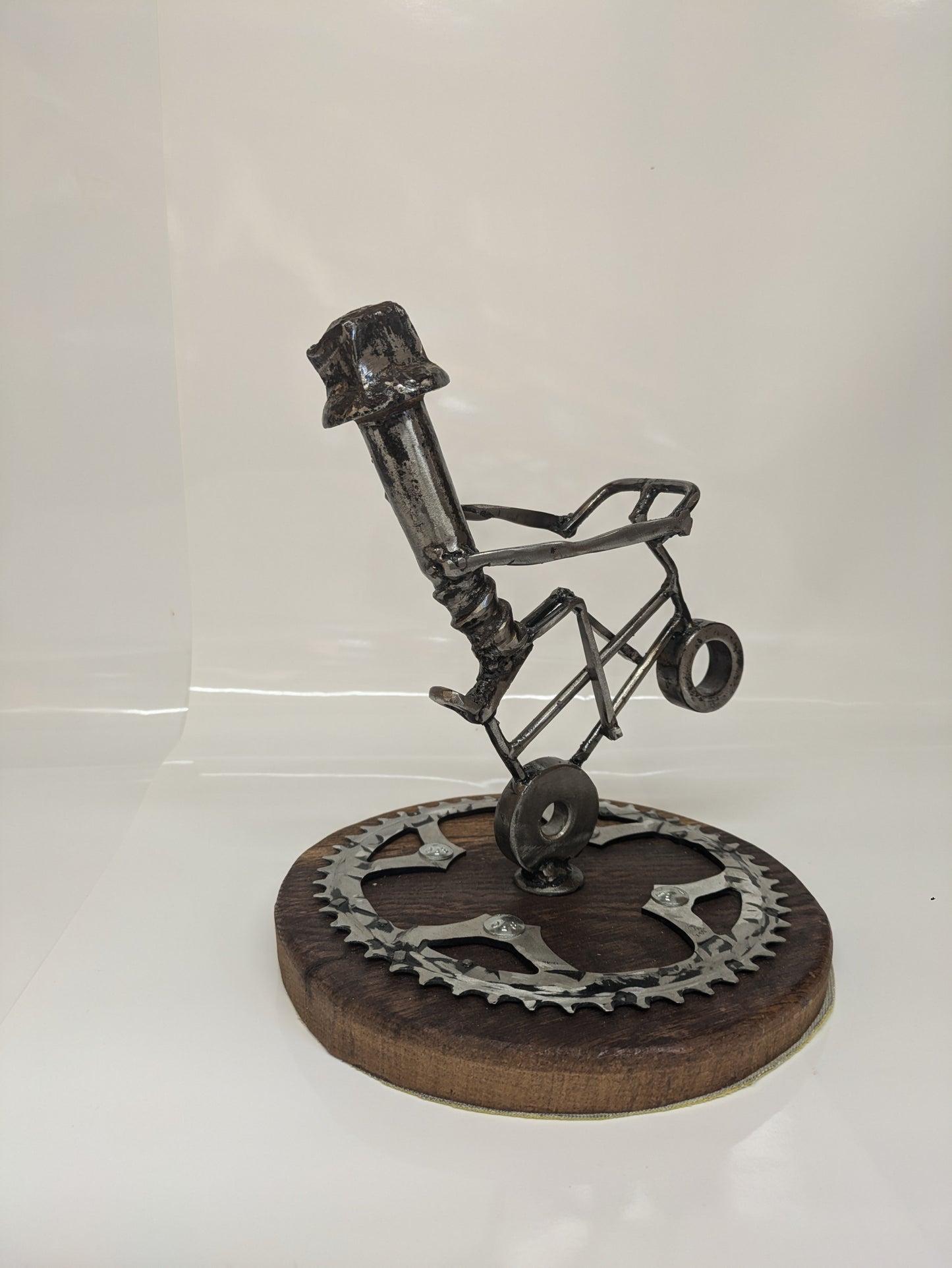 Nut & Bolt men: Wheelie Woo!