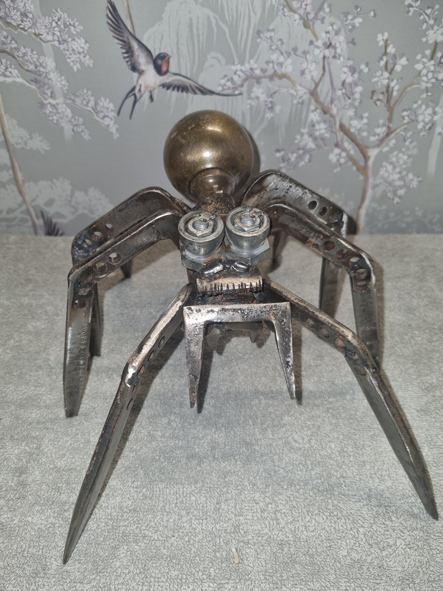 Doorknob spider