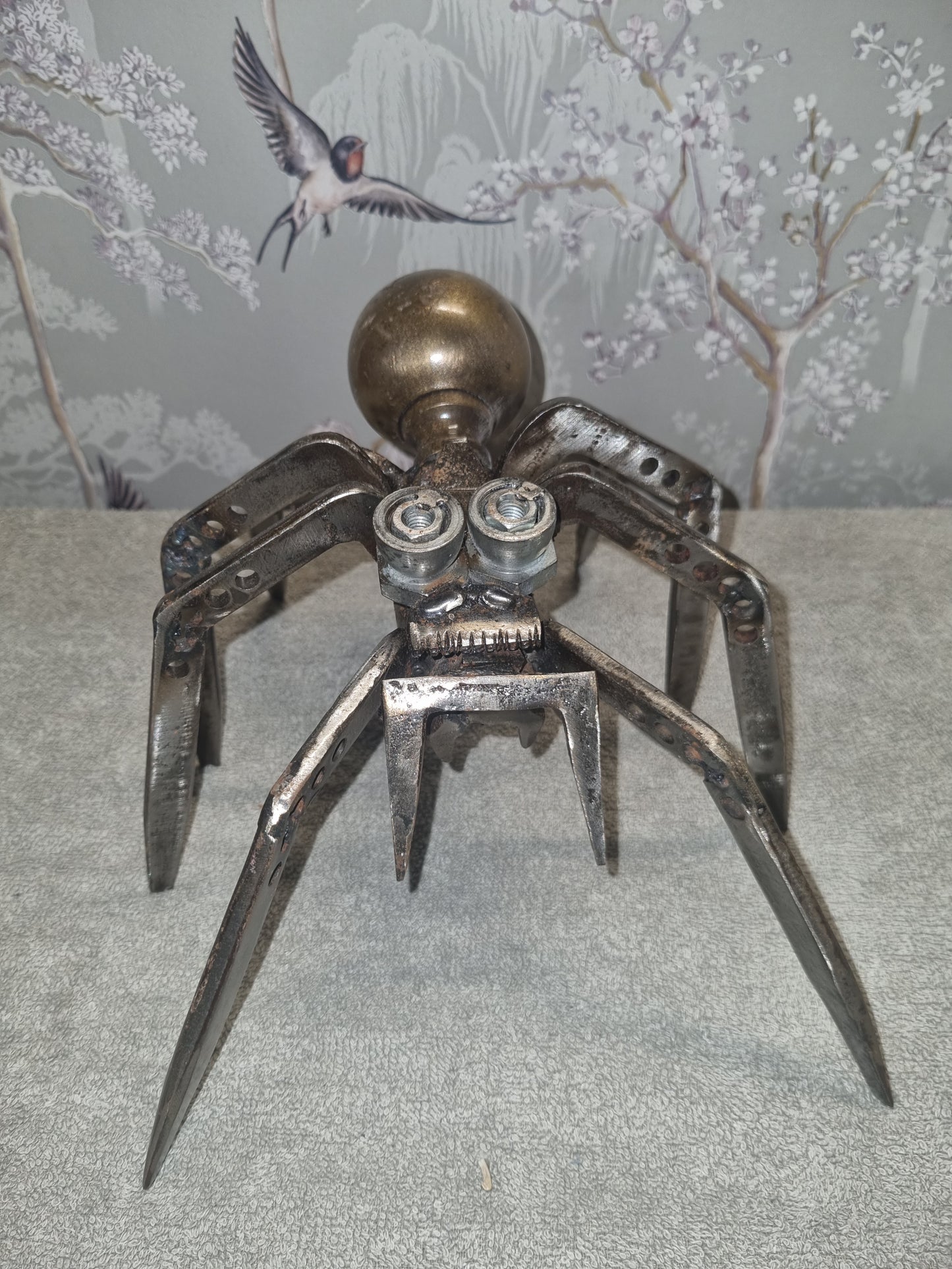 Doorknob spider