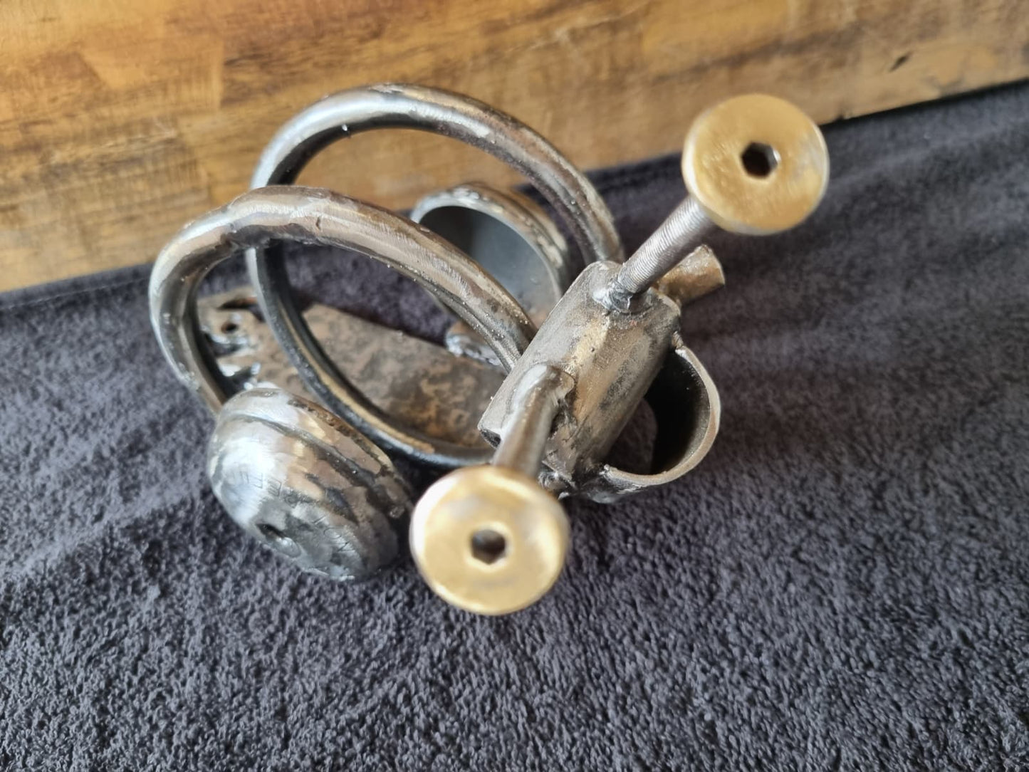 Upcycled Snail Sculpture – 25 x 17 x 16 cm
