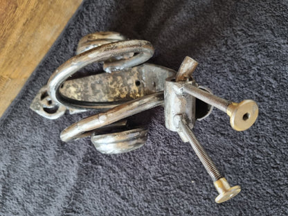 Upcycled Snail Sculpture – 25 x 17 x 16 cm
