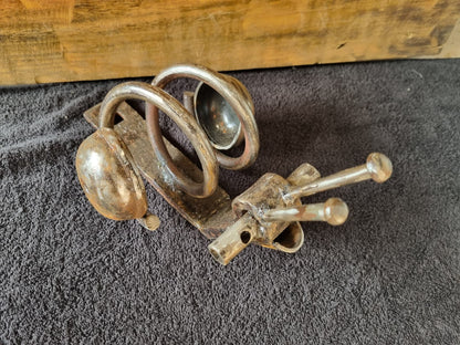 Upcycled Snail Sculpture – 26 x 17 x 17 cm