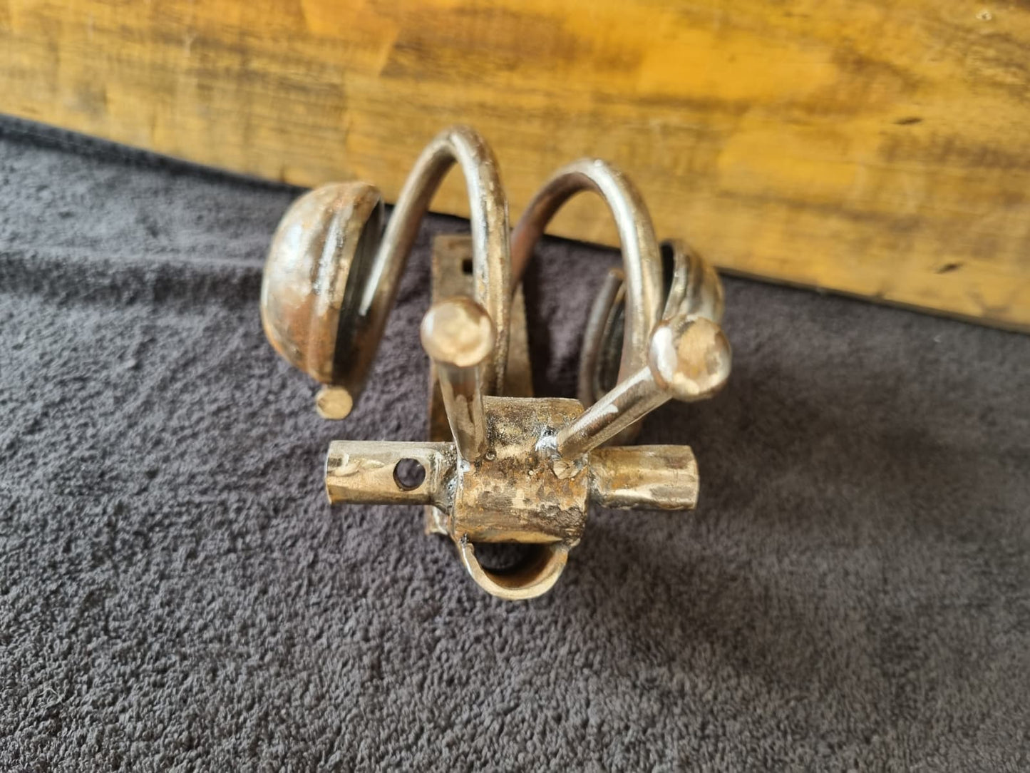 Upcycled Snail Sculpture – 26 x 17 x 17 cm